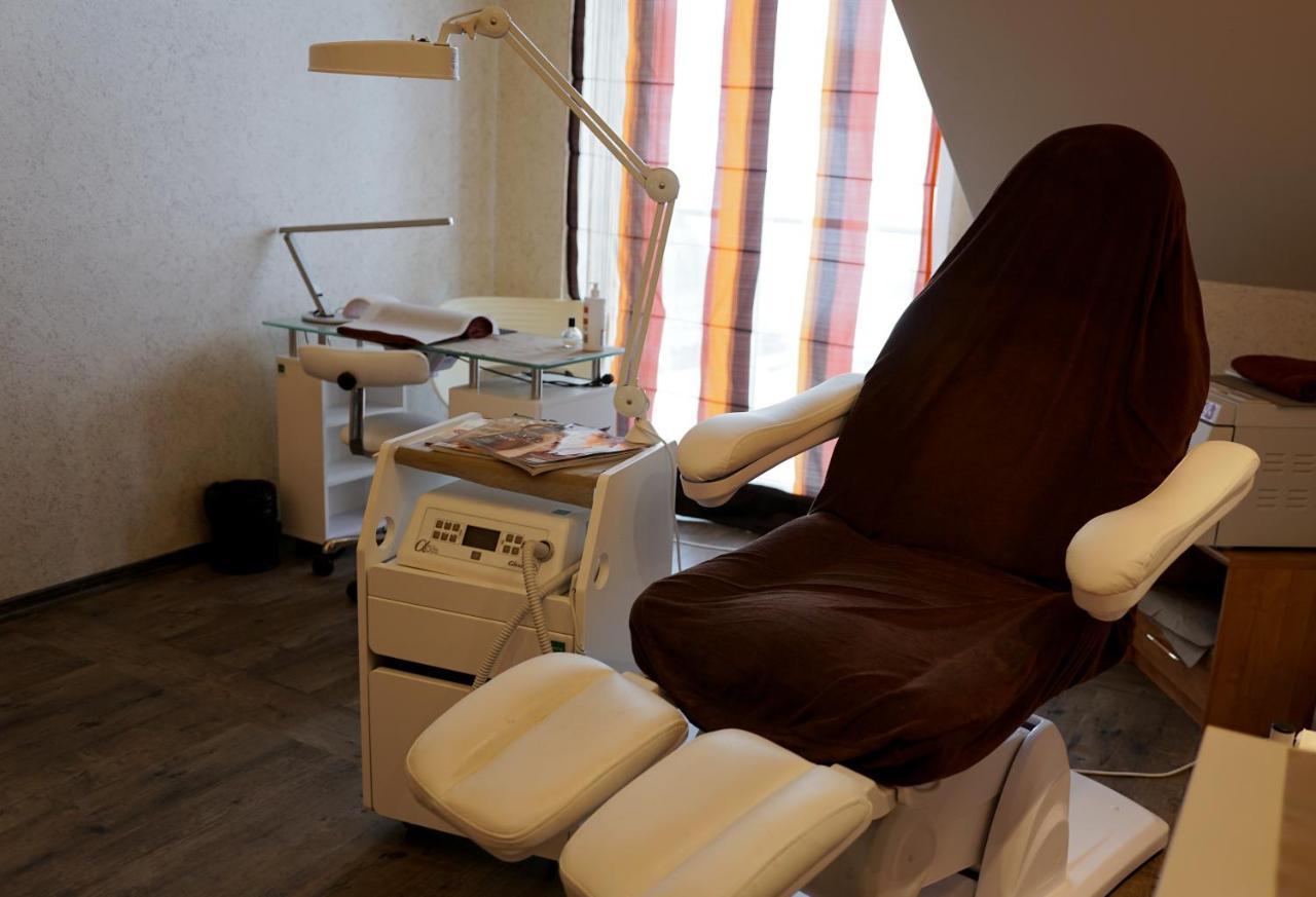 Hotel Olivia Medical Spa Skomielna Czarna Экстерьер фото
