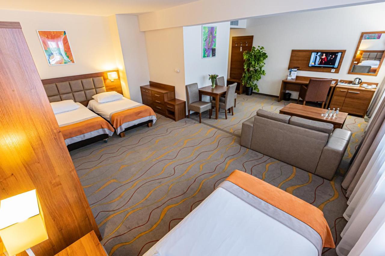 Hotel Olivia Medical Spa Skomielna Czarna Экстерьер фото