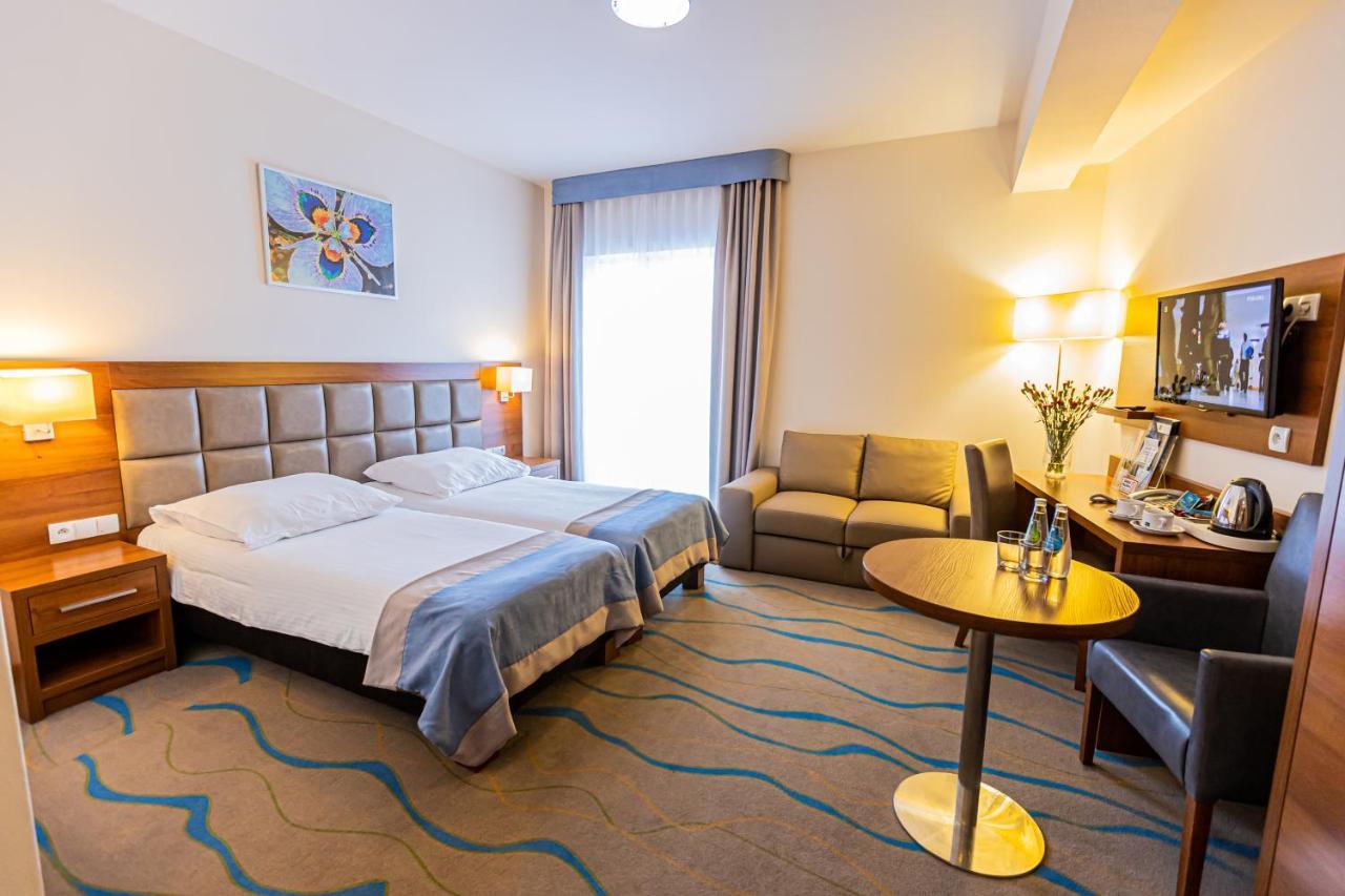 Hotel Olivia Medical Spa Skomielna Czarna Экстерьер фото