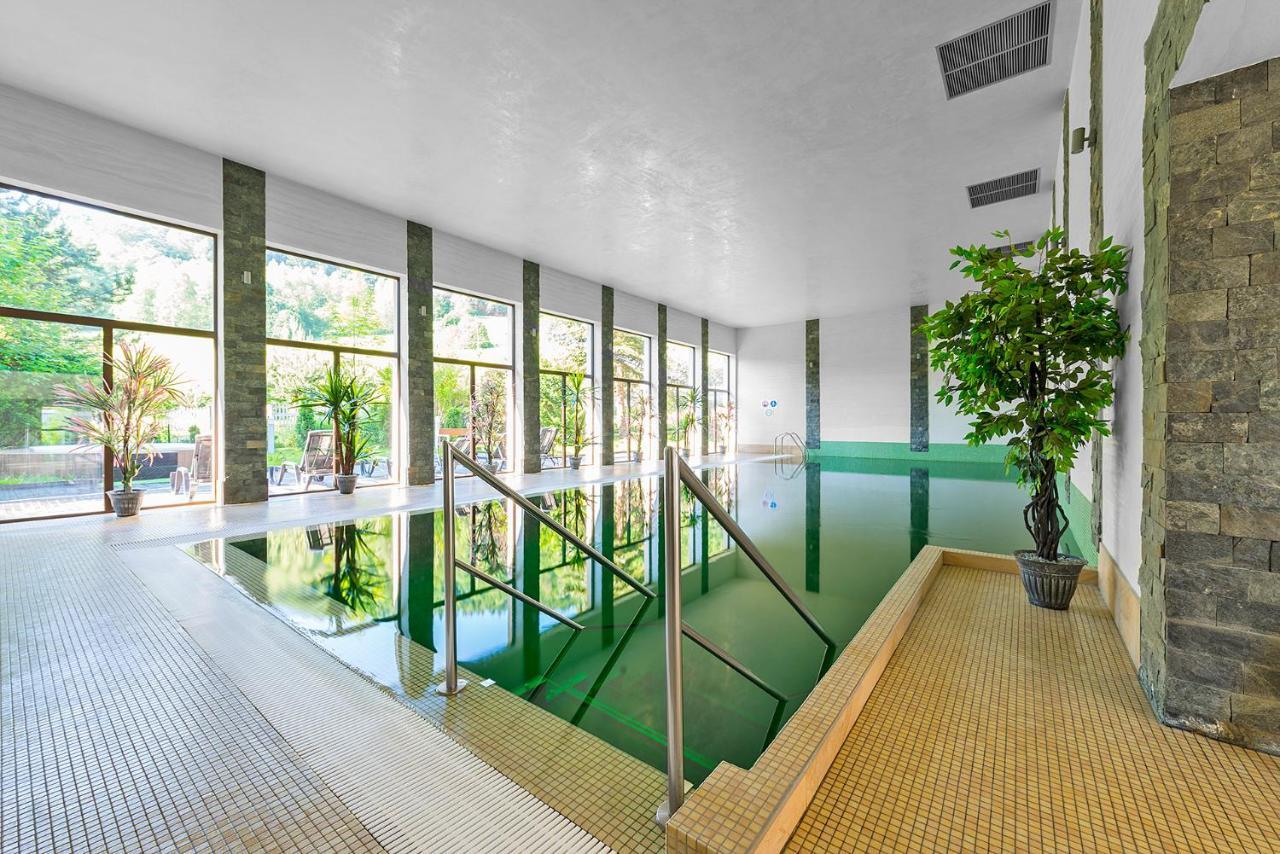 Hotel Olivia Medical Spa Skomielna Czarna Экстерьер фото