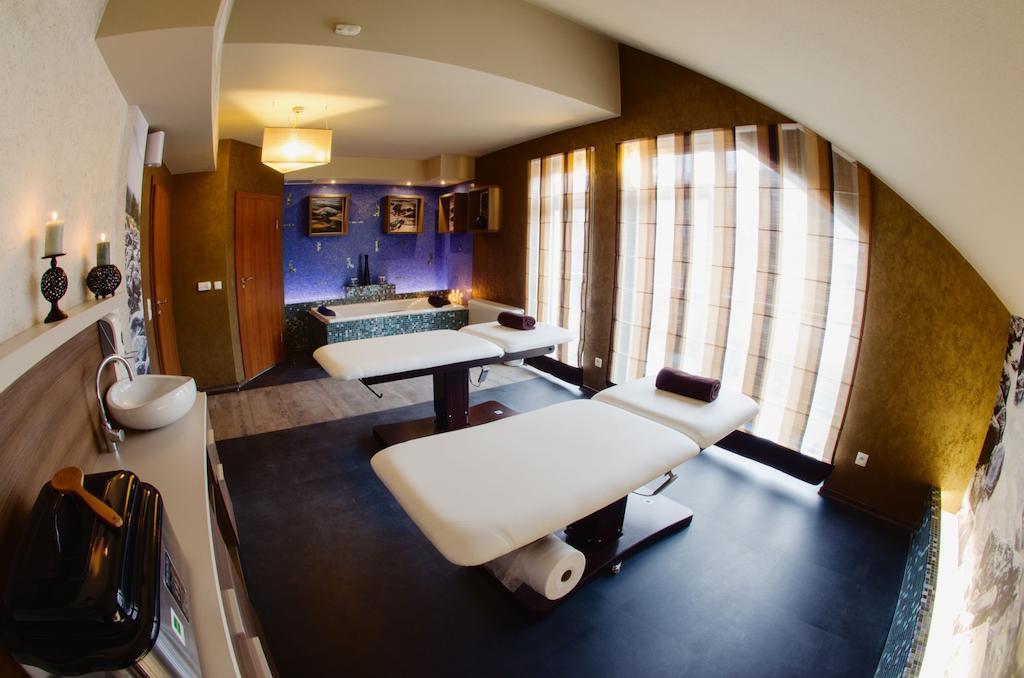 Hotel Olivia Medical Spa Skomielna Czarna Экстерьер фото