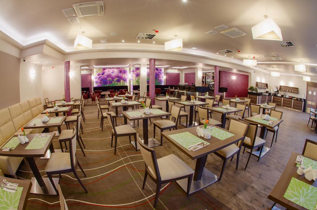 Hotel Olivia Medical Spa Skomielna Czarna Экстерьер фото