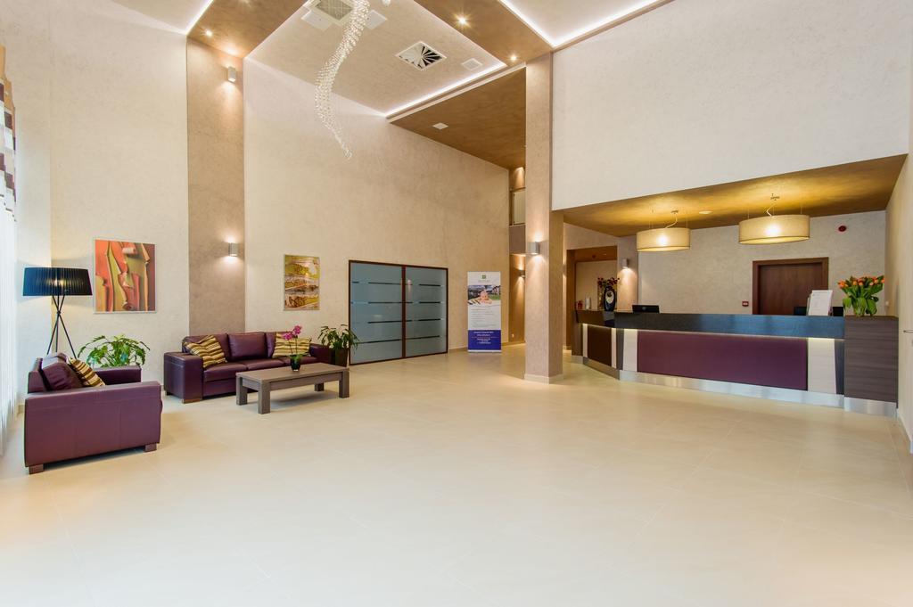 Hotel Olivia Medical Spa Skomielna Czarna Экстерьер фото